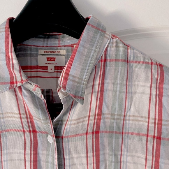 Levi’s Plaid Button Up Shirt - Picture 4 of 4